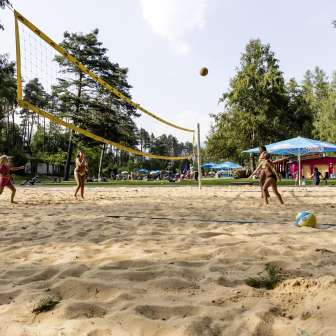 Das Beachvolleyball-Feld der Badi Thusis